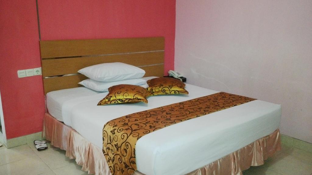 The Waigo Hotel Sorong Room photo